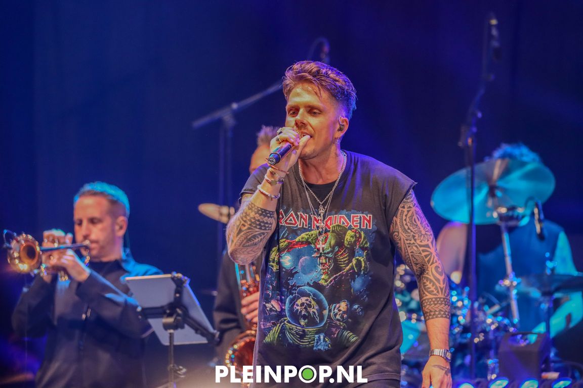 André Hazes jr    (60)